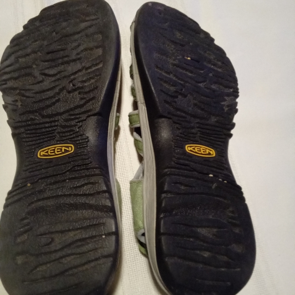 Adult Keens Green Outdoor Sandals Size 10 - Picture 3 of 7
